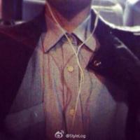 qq有锁骨的男生头像图片_WWW.WHOISQQ.COM