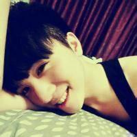 qq有锁骨的男生头像图片_WWW.WHOISQQ.COM