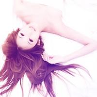 qq趴桌男生头像图片_WWW.WHOISQQ.COM