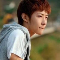 可爱20岁男生头像图片_WWW.WHOISQQ.COM