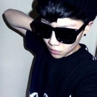 qq带眼镜男生头像图片_WWW.WHOISQQ.COM