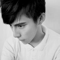 带血男生头像图片_WWW.WHOISQQ.COM