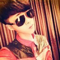 q友乐园墨镜男生头像图片_WWW.WHOISQQ.COM