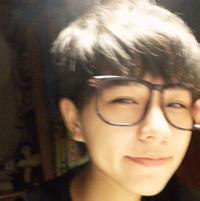 qq头像图片微笑侧脸男生_WWW.WHOISQQ.COM