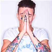 qq元素风男生头像图片_WWW.WHOISQQ.COM