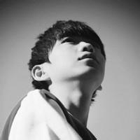 伤心男生头像图片_WWW.WHOISQQ.COM