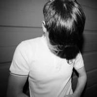 伤心男生头像图片_WWW.WHOISQQ.COM