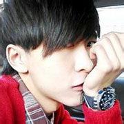 qq男生吃泡泡糖头像图片_WWW.WHOISQQ.COM