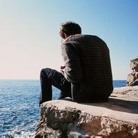 简单男生背影头像图片_WWW.WHOISQQ.COM