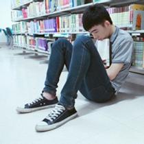 qq头像图片背影男生帅哥_WWW.WHOISQQ.COM