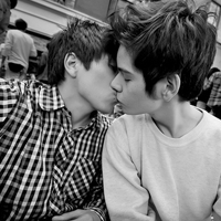 同志男生头像图片_WWW.WHOISQQ.COM