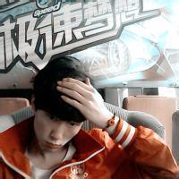 qq男生压马路头像图片_WWW.WHOISQQ.COM