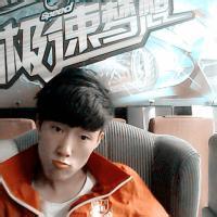 qq男生压马路头像图片_WWW.WHOISQQ.COM