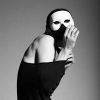 qq唯美男生黑白色头像图片_WWW.WHOISQQ.COM