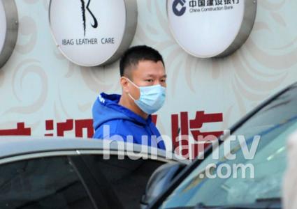 蓝色口罩男生头像图片_WWW.WHOISQQ.COM