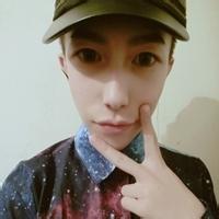qq男生发呆头像图片_WWW.WHOISQQ.COM
