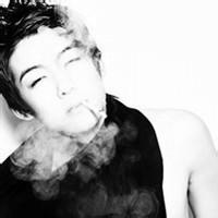 qq男生抽烟酷型头像图片_WWW.WHOISQQ.COM