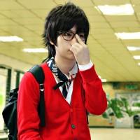 qq男生蹲着的头像图片_WWW.WHOISQQ.COM