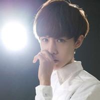 qq男生蹲着的头像图片_WWW.WHOISQQ.COM