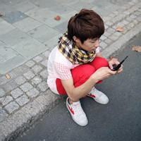 qq男生蹲着的头像图片_WWW.WHOISQQ.COM