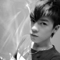 男生遮眼睛头像图片_WWW.WHOISQQ.COM