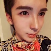 靠墙角男生头像图片_WWW.WHOISQQ.COM