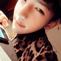 qq男生头像图片穿毛衣_WWW.WHOISQQ.COM