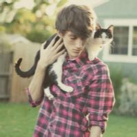 qq头像图片 男生带猫咪的_WWW.WHOISQQ.COM