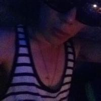 夜晚灯光的男生头像图片_WWW.WHOISQQ.COM
