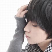 qq头像图片拿吉他男生_WWW.WHOISQQ.COM