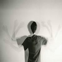 朦胧的男生头像图片_WWW.WHOISQQ.COM