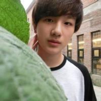头像图片男生李宏毅_WWW.WHOISQQ.COM