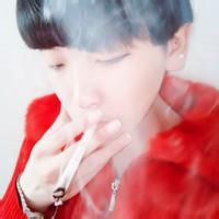 超拽抽烟的男生头像图片_WWW.WHOISQQ.COM