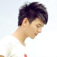 qq男生带笑头像图片_WWW.WHOISQQ.COM