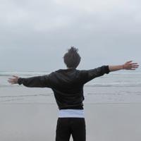 qq头像图片男生海边伤感_WWW.WHOISQQ.COM