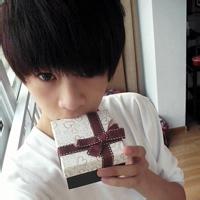 长刘海男生头像图片_WWW.WHOISQQ.COM