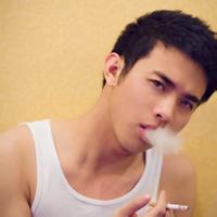 伤感头像图片男生带烟_WWW.WHOISQQ.COM