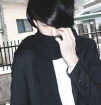 男生带围巾头像图片_WWW.WHOISQQ.COM