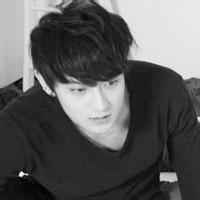 qq头像图片男生黑白exo_WWW.WHOISQQ.COM