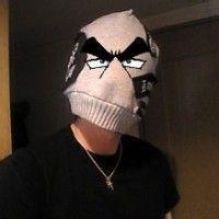 坐地上男生头像图片_WWW.WHOISQQ.COM