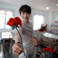 男生头像图片半生不露头_WWW.WHOISQQ.COM