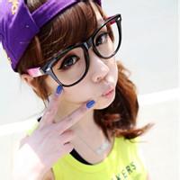 男生帽子控黑白头像图片_WWW.WHOISQQ.COM