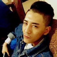 有胡子微笑的男生头像图片_WWW.WHOISQQ.COM