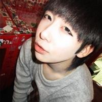 qq头像图片男生脸上有吻_WWW.WHOISQQ.COM