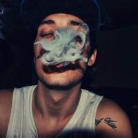 打火机男生头像图片_WWW.WHOISQQ.COM