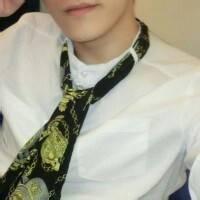 男生半身像头像图片_WWW.WHOISQQ.COM