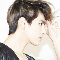 帅气韩国男生头像图片_WWW.WHOISQQ.COM