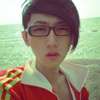 长相相似的男生头像图片_WWW.WHOISQQ.COM