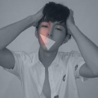 繁华大街上的男生头像图片_WWW.WHOISQQ.COM