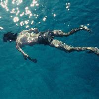 溺海男生唯美头像图片_WWW.WHOISQQ.COM